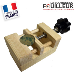 Etau de restauration pour monnaies et objets